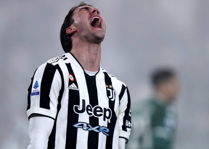 ITALIJANI NE OSTAVLJAJJU VLAHOVIĆA NA MIRU: Nove optužbe - prekršio pravila prilikom potpisivanja za Juventus?