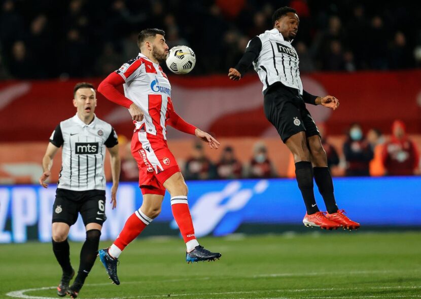 KUVA NA DERBIJU: Pogledajte u kakvom ambijentu igraju Zvezda i Partizan! (FOTO)