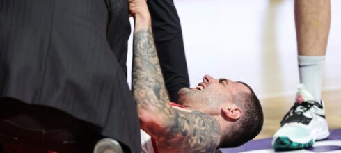 TEŠKA POVREDA LEŠIĆA: Centra Borca lekari izveli sa parketa