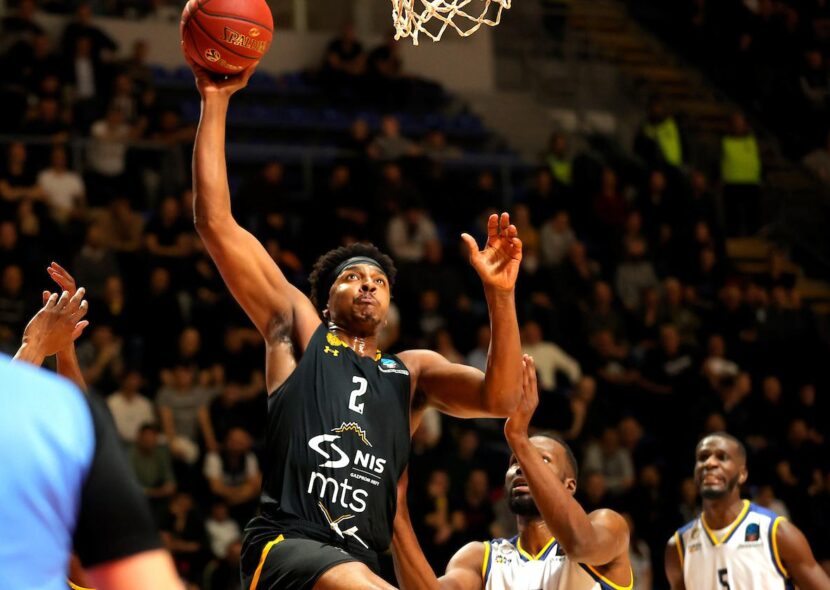 KONAČNO PRAVI PARTIZAN: Crno-beli "samleli" Metropolitan u Pioniru!