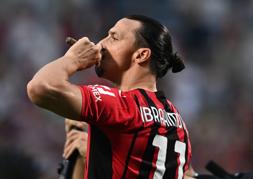 TO JE "SAMO" IBRAHIMOVIĆ: Sa tompusom u jednoj i šampanjcem u drugoj ruci proslavio titulu! (FOTO)