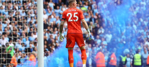 DRAMA POSLE TITULE: Navijači Sitija napali golmana Aston Vile, ovaj poručio – ti idioti neće uništiti moje emocije! (VIDEO)