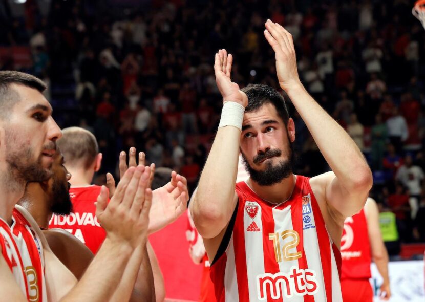 ZVEZDA DOBILA OZBILJAN VETAR U LEĐA! Navijači pružili podršku igračima pred utakmicu sezone! (VIDEO)