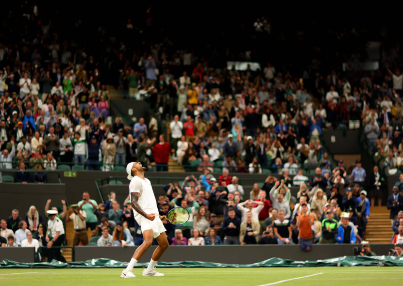 PRŠTI LONDON, NEKI NOVI KIRJOS JE DOHVATIO REKET: Australijanac slavio na Vimbldonu za prvo polufinale u karijeri!