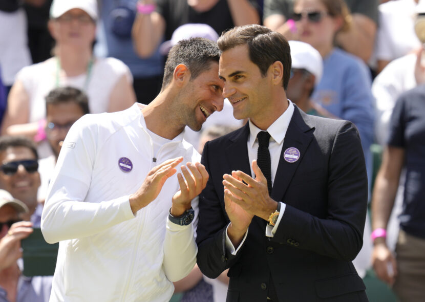 POTEZ KOJI NAVIJAČI ĐOKOVIĆA I DALJE PAMTE: Gospođa koja je odigla prst još uvek čeka trofej Federera (FOTO)