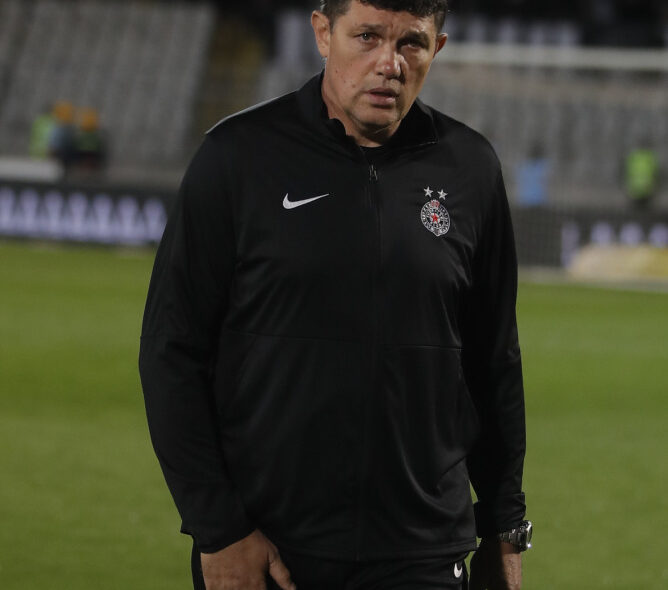 PETRIĆ SE UMEŠAO U DRAMU: To utiče na igrače, ja sam nekada davao predloge i savete i bilo im je smešno!