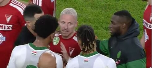 SRAMOTA FERENCVAROŠA: Igrač pljunuo legendu mađarskog fudbala! (VIDEO)