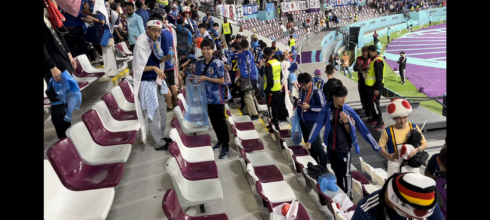 NE, NIJE MIT: Šta rade Japanci nakon najveće pobede u istoriji? Pa čiste stadion! (FOTO, VIDEO)