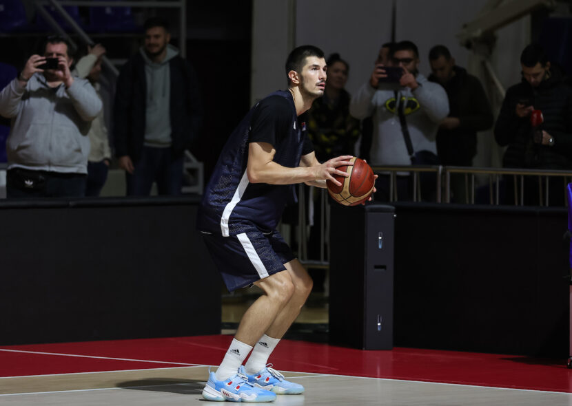 MITROVIĆ MOTIVISAN U REPREZENTATIVNOM DRESU: Toliko je dugo prošlo - kao da sam prvi put!