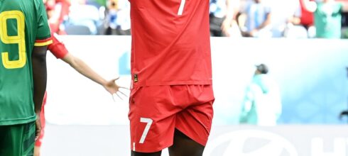 NESHVATLJIVA SCENA U KAMERUNU: Besni navijači kamenovali kuću Emboloa!? (VIDEO)