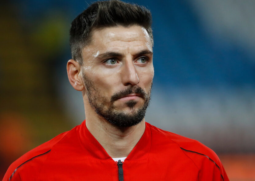 Mladenović skreće sa kursa i ide na jug?