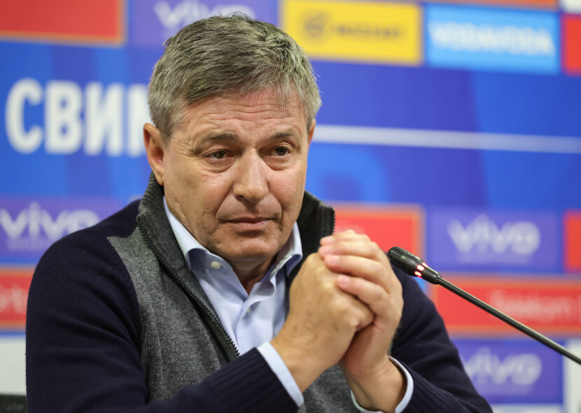 Samo u Meridianu: Kokoška uleće na teren dok Srbija bude igrala?!