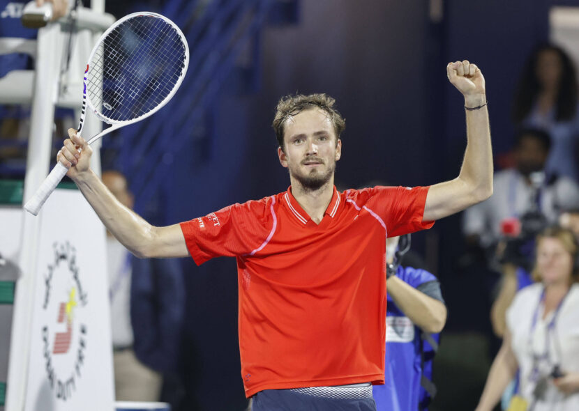 Medvedev na korak do titule u Beču, Siner sprečio "rusko" finale