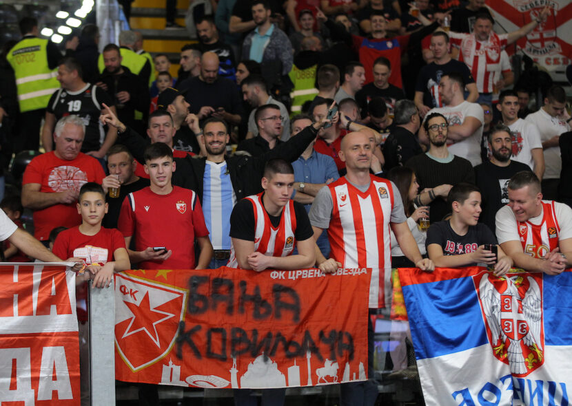 Kako navijači Zvezde ulaze u OAKA arenu? (VIDEO)