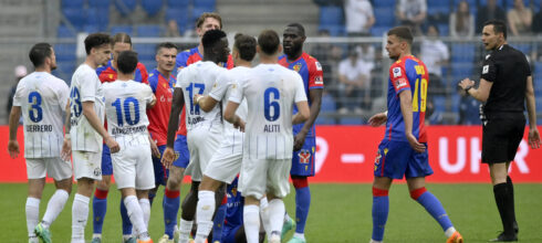 Skandal: Džaka kao Zidan – glavom udario protivnika, pljuštali crveni kartoni (VIDEO)