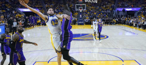 Klej Tompson namestio nišan, Voriorsi “izbombardovali” Lejkerse