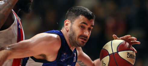 Gospodski potez “Delija” – ispratili bivšeg košarkaša ovacijama (VIDEO)