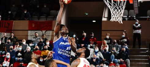 Valensija dovela “problematičnog centra” – nekada lomio glave, a sada obruče (VIDEO)