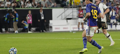 Japan i Asano su streptomicin za Nemce: Esencija fudbala usred Volfsburga, drma se klupa Fliku