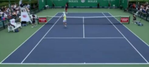 Pogodio sudiju u glavu na meč loptu, pa diskvalifikovan (VIDEO)